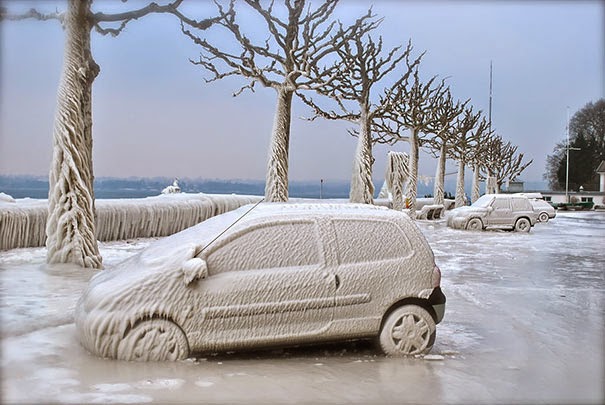 #14 Frozen Car - 15+ Cars That Winter Turned Into Art