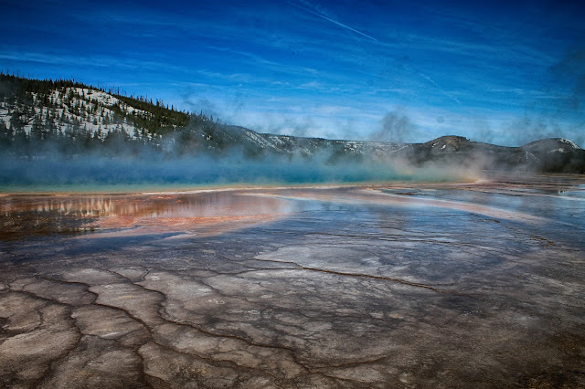 Yellowstone National Park Wyoming Idaho Montana geology travel field trip bison buffalo elk river old faithful geyser copyright RocDocTravel.com