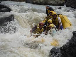 arung jeram rafting cisadane sukabumi