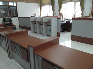 Meja Front Desk Berderet Berjejer + Furniture Semarang