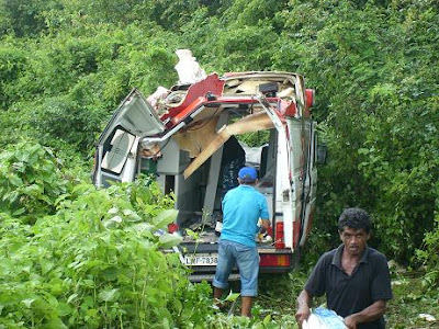 Ambulância do Samú de Buriti dos Lopes em acidente na BR 343