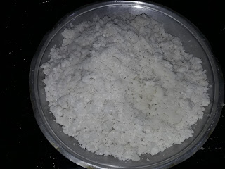 Remove rice flour mixture on a plate