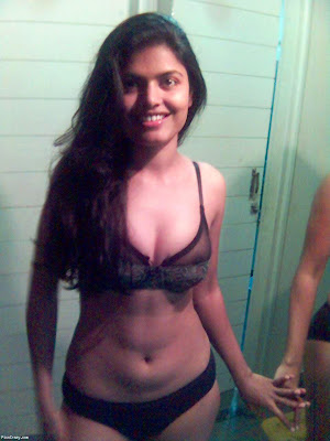 Arpita Aunty Total Nude Pics