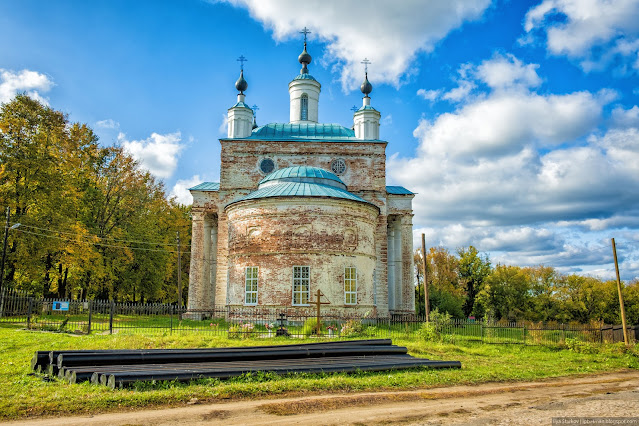 Старая кирпичная церковь