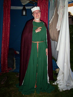 http://evashistoricalcostumes.blogspot.se/p/my-green-codex-manesse-cotte.html