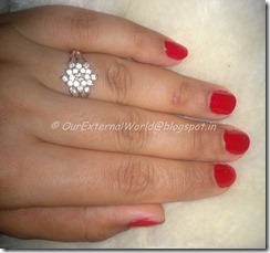 Sally Hansen Diamond Strength Honeymoon Red