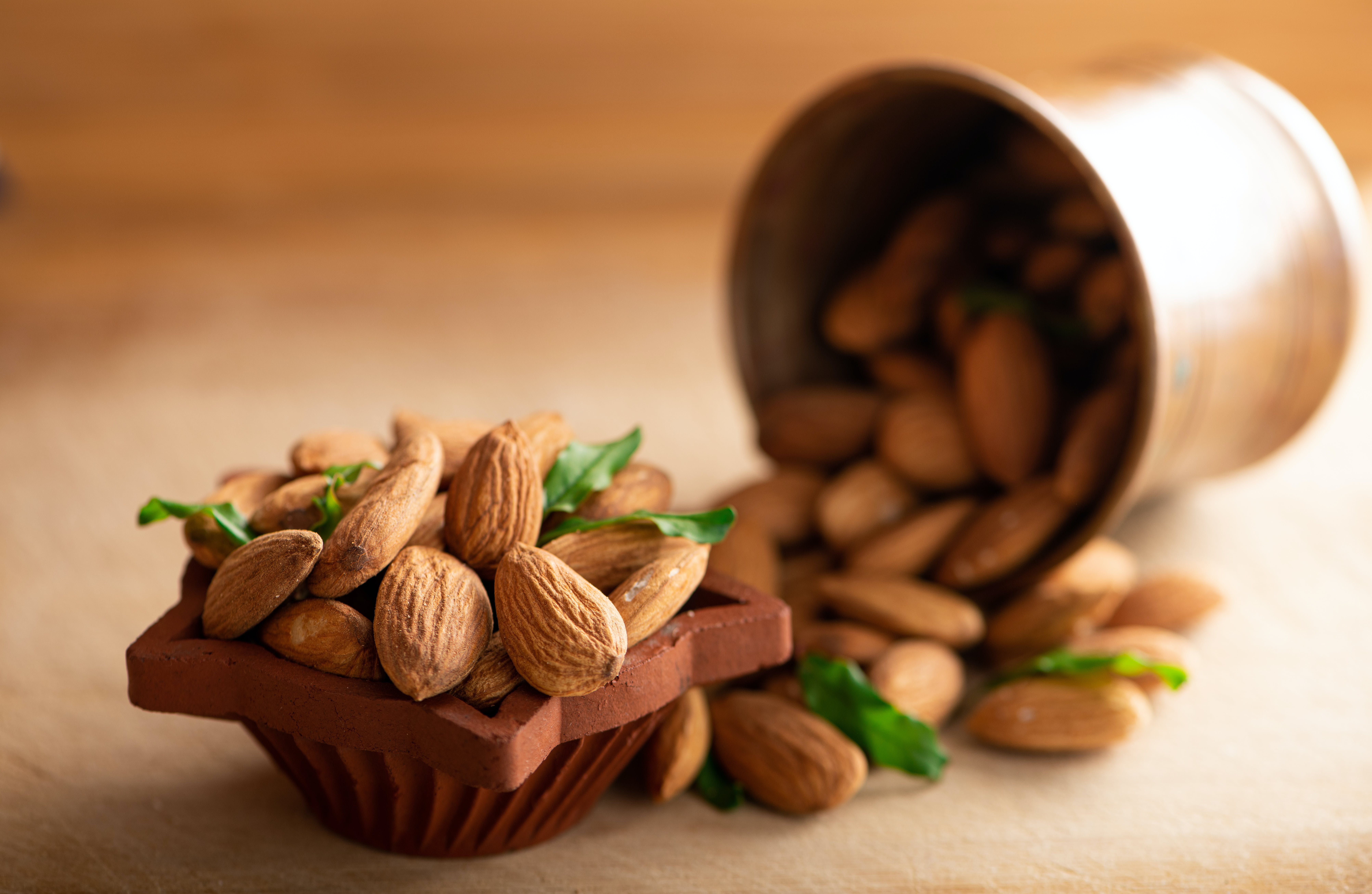 Eat a Handful of Almonds for Slim Waist and Lean Legs