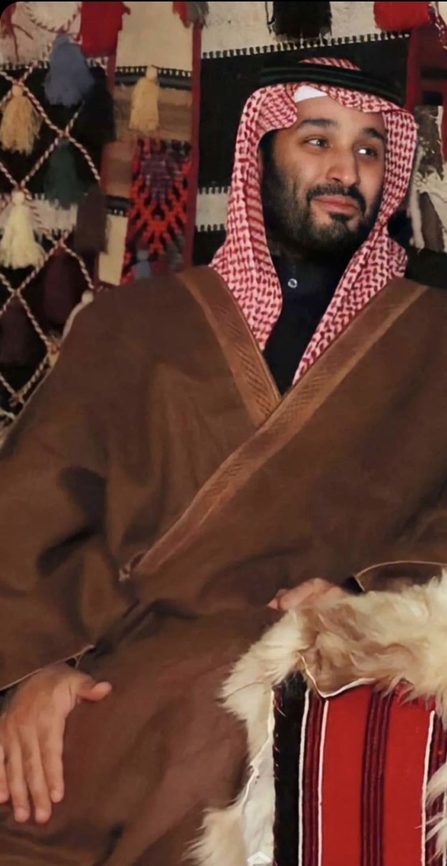 خلفية محمد بن سلمان بالزي السعودي بجودة عالية HD