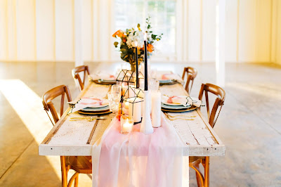 Mesa preparada para una boda