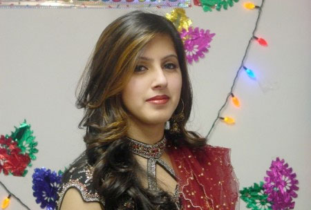 pakistani girls wallpapers. Pretty Pakistani Girls