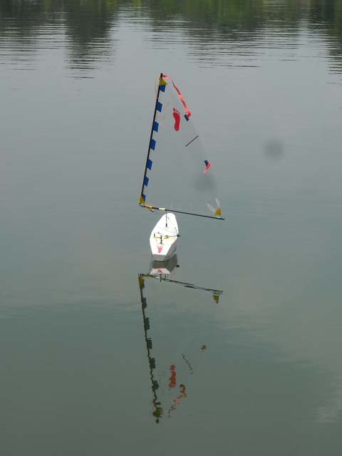 Kaysee RC World: Footy - DIY 12" RC Sailboat