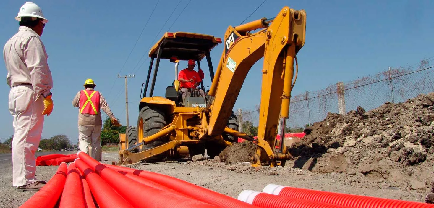 Instalaciones eléctricas residenciales - Excavación para tendido de tubería subterránea