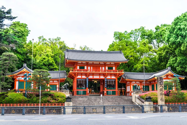 3. Đền Yasaka (Kyoto)