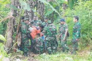 Puluhan Personel Lanud Leo Wattimena Laksanakan Patroli Aset