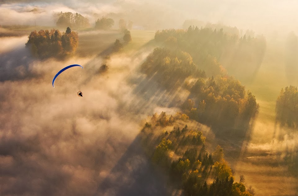 Paragliding in czech republic Hd Wallpapers  Hindi 