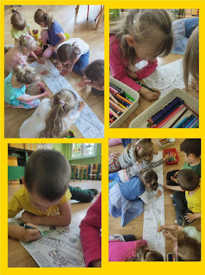 Żółte tło 4 zdjęcia sala dzieci kolorują pracę plastyczną wiersz Lokomotywa rozłożony na podłodze obok pudełka z kolorowymi kredkami