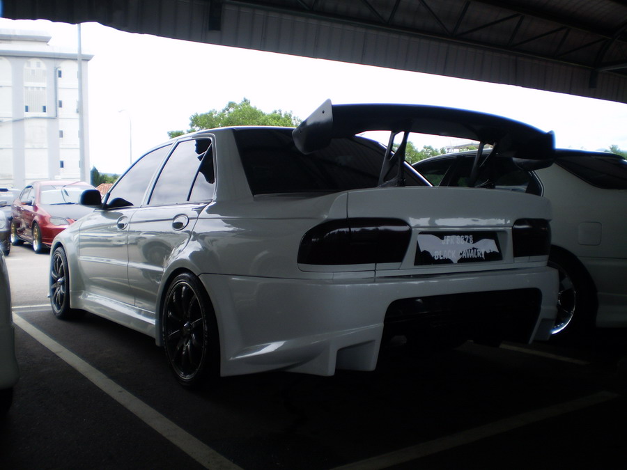 Wira Sedan Evo X.