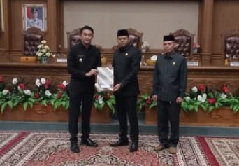 Ketua DPRD Muarojambi Pimpin Paripurna Penyampaian KUPA dan PPAS Tahun 2022