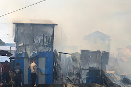 16 Kepala Keluarga Kehilangan Rumah Akibat Kebakaran di Dok IX Jayapura Utara