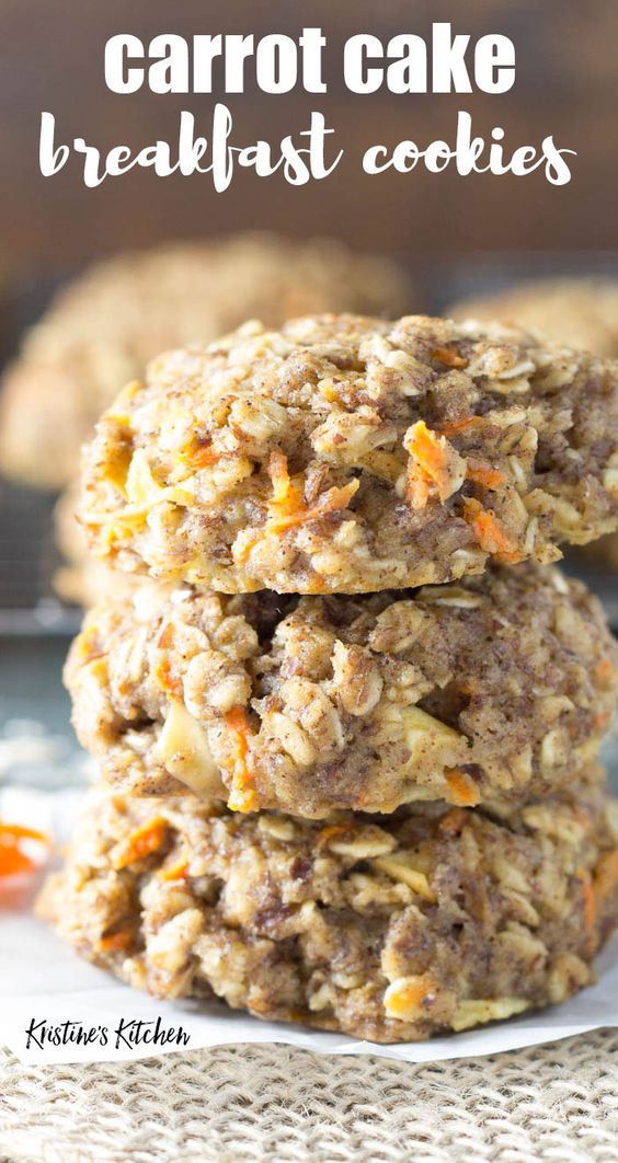 Healthy carrot cake breakfast cookies! This easy oatmeal breakfast cookie recipe makes soft breakfast cookies that are full of carrot, apple, spices and oats. #cookies #carrotcake #breakfast Healthy carrot cake breakfast cookies! This easy oatmeal breakfast cookie recipe makes soft breakfast cookies that are full of carrot, apple, spices and oats. #cookies #carrotcake #breakfast