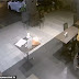 (Video) Suspek kuning cuba ragut pelanggan restoran sebelum ragut pelanggan farmasi