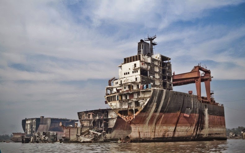 chittagong-ship-breaking-yard-7 chittagong-ship-breaking-yard-7