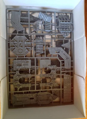 Warhammer Fantasy Skullvane Manse, Lair of the Astromancer under insert in box
