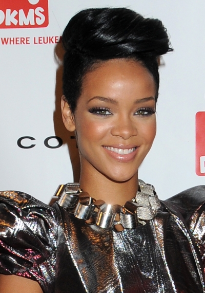 A new life hartz: Rihanna Short Hairstyles