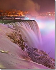 814px-Niagara_falls_-_Winter_-_Prospect_point_view_at_night