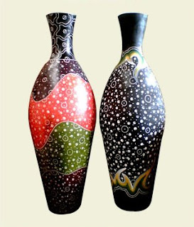 Antique flower vase with batik art_001