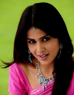 Genelia D'Souza Hot Photos, Genelia D'Souza Pics, Bollywood Actress