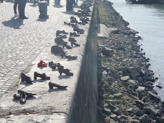 Shoes+Danube+Budapest