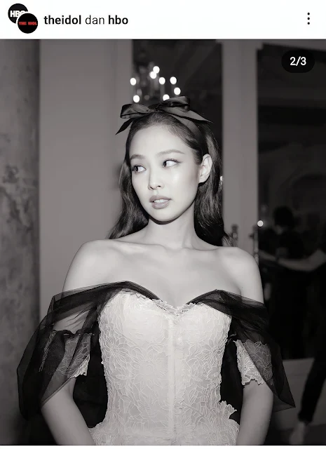 Not a few fans are proud of Jennie's achievements as an actress. Through the comments column of @theidol's upload, fans rate Jennie's appearance like a princess to a doll.