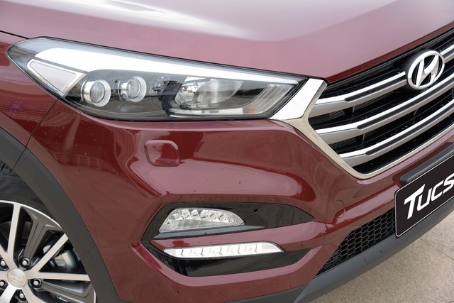 Hyundai Tucson 2016 ra mắt giá 925 triệu đồng