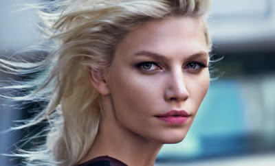 Woman with Pentagon face shape in semi-profile view. Aline Weber, Brazilian model.