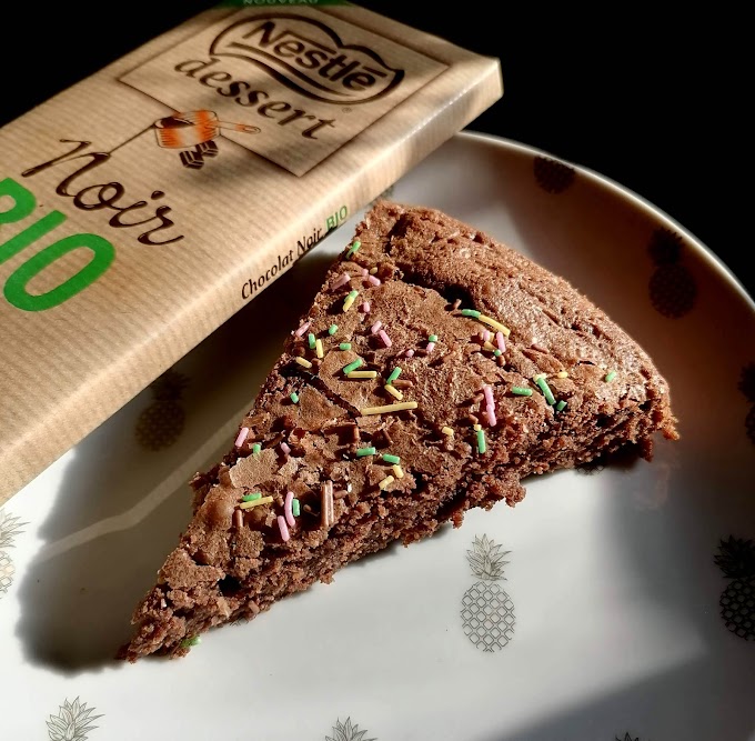 Un fondant au chocolat noir délicieux avec Nestlé Bio dessert! 🍫