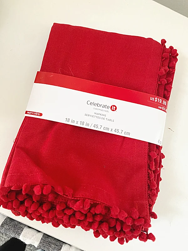 pack of red pom pom napkins