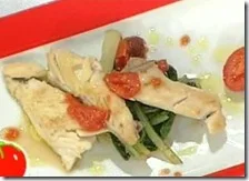 Sgombro scottato con bietole e pomodori datterini all’agro