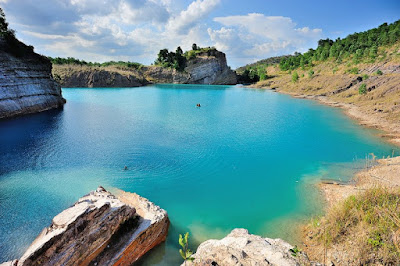 DANAU BIRU PENGARON