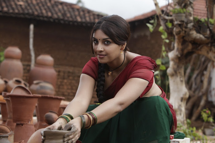 richa gangopadhyay saree from osthi movie unseen pics