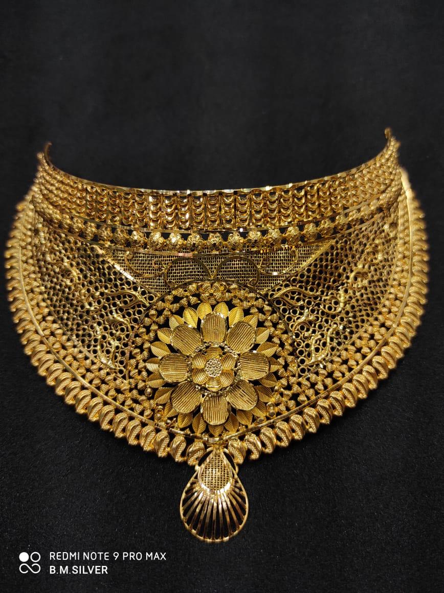 Latest Gold Choker Necklace Designs, gold choker designs, light weight gold choker, wedding choker designs, gold necklace, fancy wedding necklace choker, Samanta Jewellers Gold Choker Necklace Designs