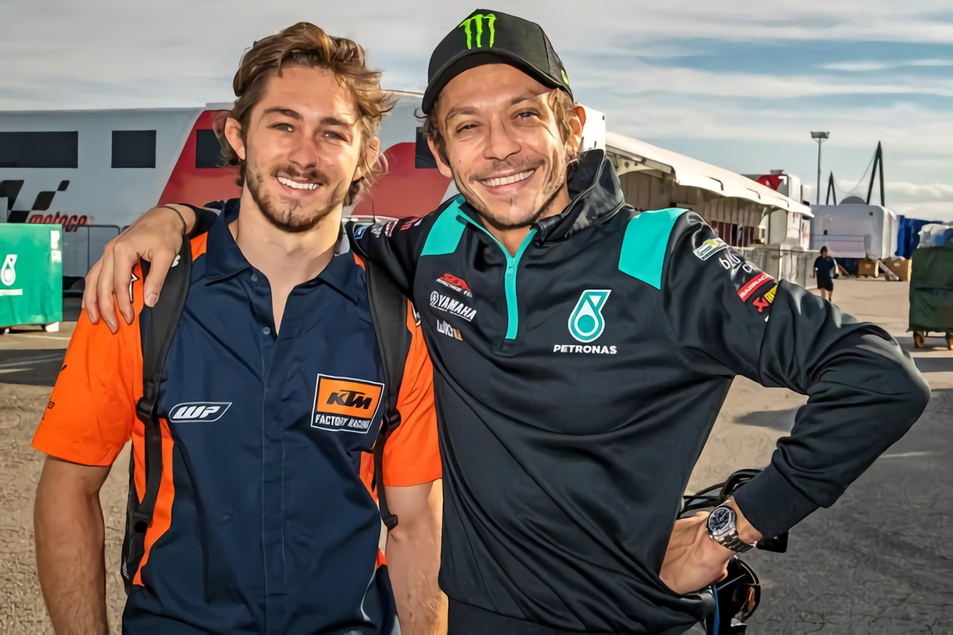 Remy Gardner dan Valentino Rossi