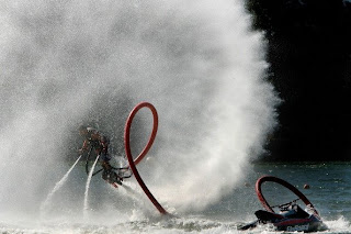 Iron Man Dengan FlyBoard