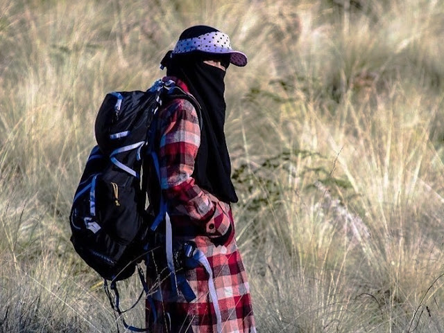Tips Mendaki Gunung Berpakaian Syari 