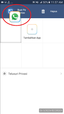 Tahan dan seret aplikasi WhatsApp ke menu Buat Pemintas