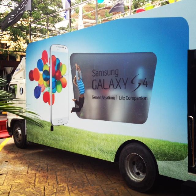 Inside the Galaxy Truck, Galaxy S4 were showcased to the public