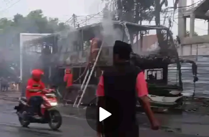 Bus Karina Trans Jakarta-Sumenep Terbakar di Pamekasan, Kerugian Ditaksir Rp 2 Miliar