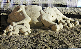 Esculturas de Arena de Revere Beach:  "Save the Elephants" de Paul Hoggard