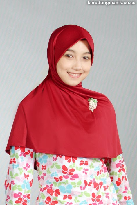 koleksi wallpapers  cantik Jilbab  Cantik Merah Hati