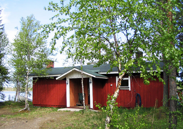 sauna by a lake at Hostel Visatupa in Lapland